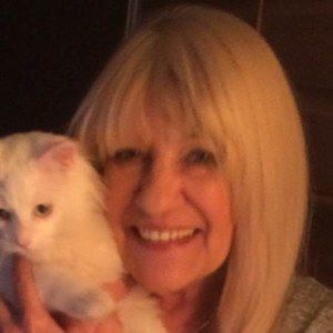 Meet your Posher, Carolyn